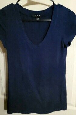 Large U2B Navy Blue V-Neck Short Sleeve Tee